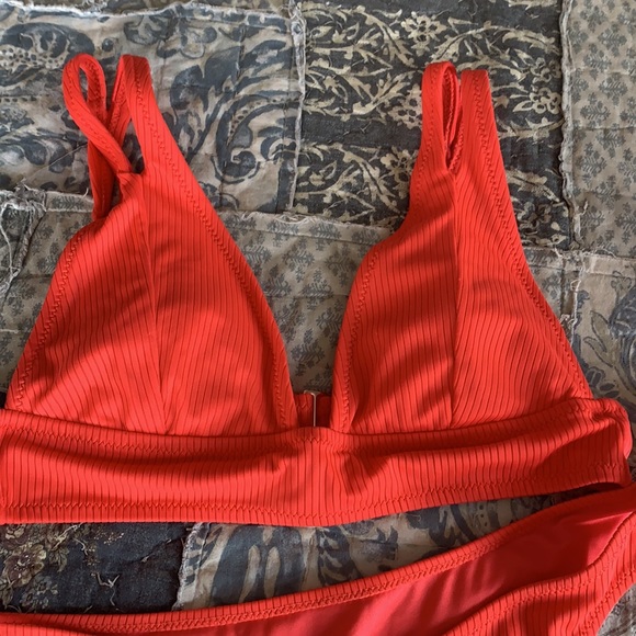 2 Bikini Bathing Suit. Excellent Condition - Picture 7 of 13